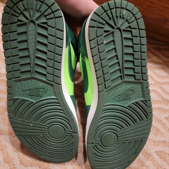 Mens Air Jordan 1 Mid dunks - Picture 4 of 6